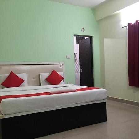 Hotel Yug Residency Варанаси Экстерьер фото