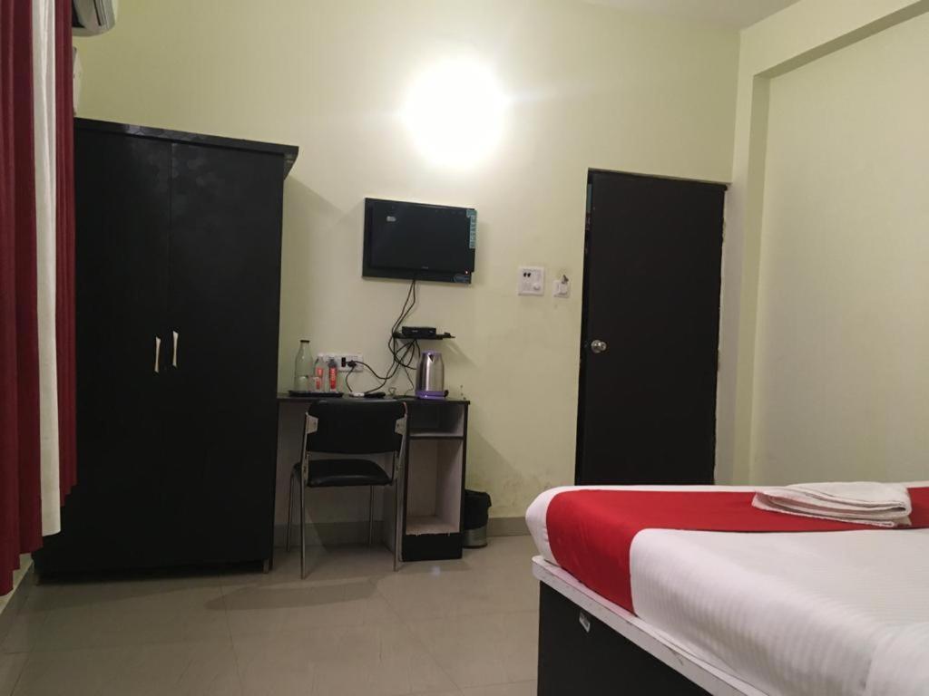 Hotel Yug Residency Варанаси Экстерьер фото